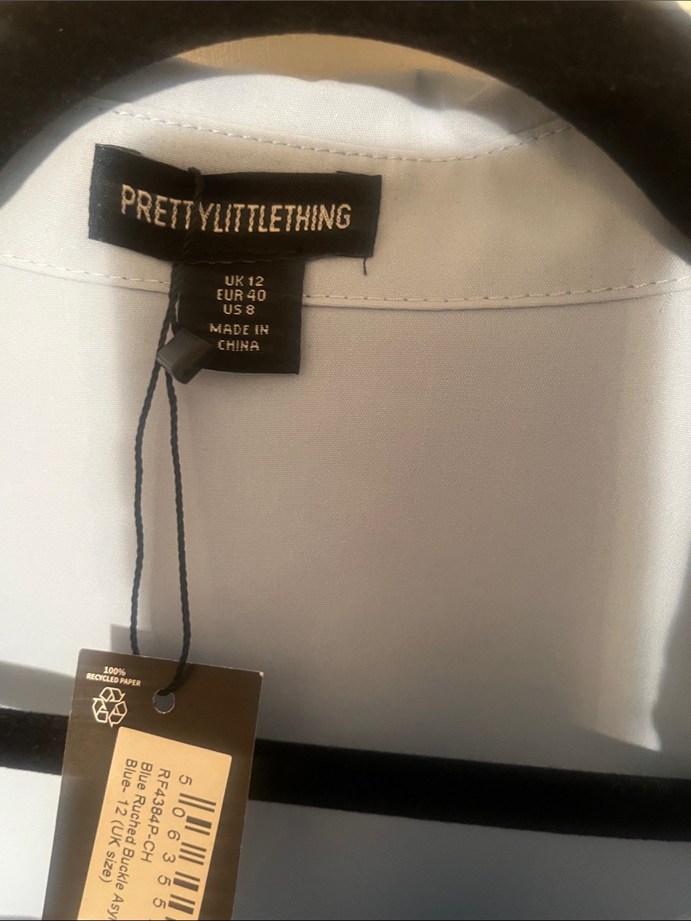 PrettyLittleThing Light Blue Ruched Wrap Crop Shirt - Picture 2 of 3